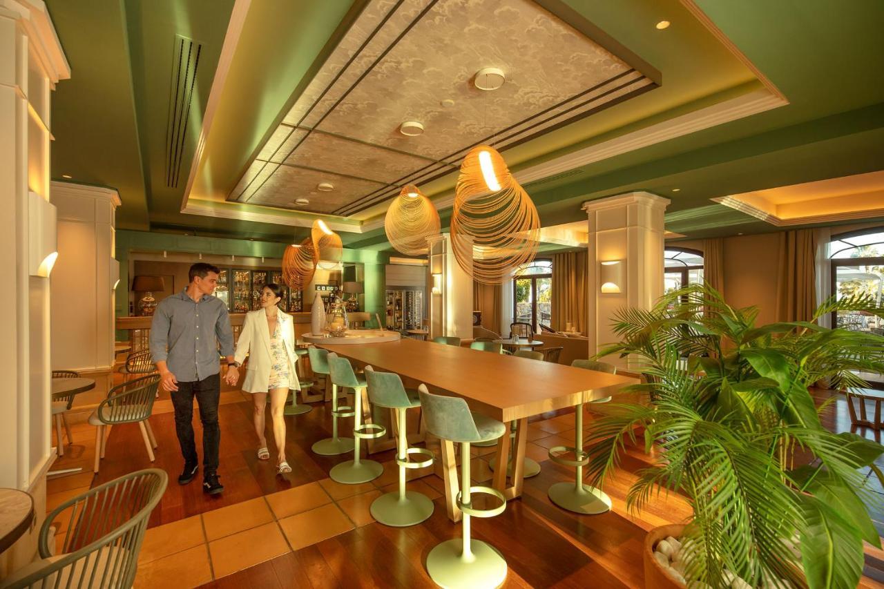 Sh Villa Gadea Αλτέα Εξωτερικό φωτογραφία The lobby bar at the Royal Garden Hotel